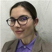 Titulaire d'un baccalauréat littéraire mention européenne je maitrise le français ainsi que l'anglais de façon courante